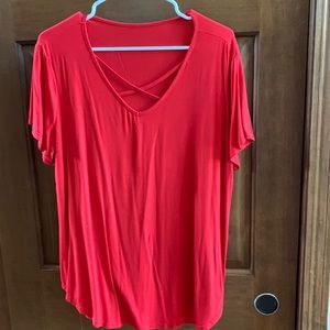 Women’s red V-neck crisscross T-shirt, XL.